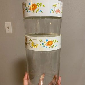 Vintage Pyrex storage containers